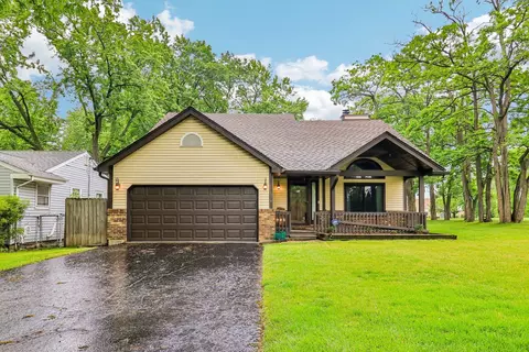 1079 Braeburn Rd, Mundelein, IL 60060