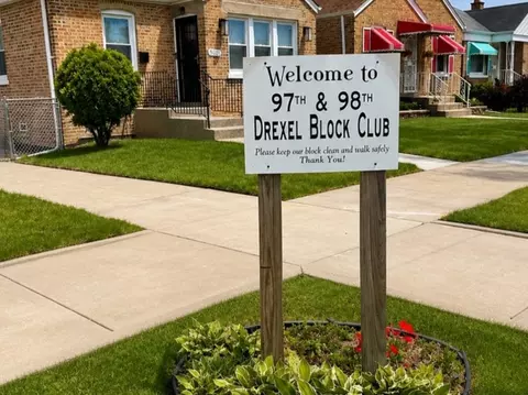 9801 S Drexel Ave, Chicago, IL 60628