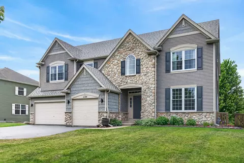 1124 Ashlyn Ln, Antioch, IL 60002