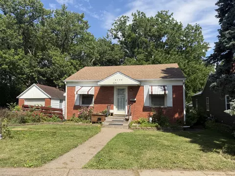 2172 Frisco Dr, Davenport, IA 52804