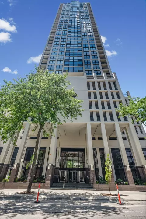 1122 N Clark St #1609, Chicago, IL 60610