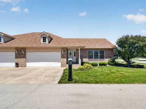 68 Oregon Trl, Coal City, IL 60416 photo 2