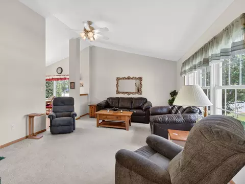 68 Oregon Trl, Coal City, IL 60416 photo 6