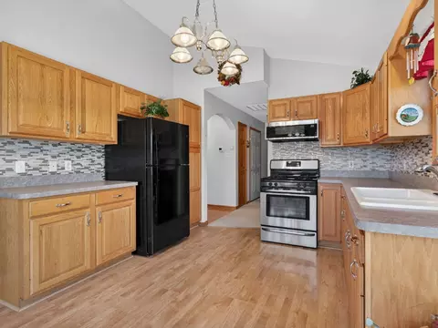 68 Oregon Trl, Coal City, IL 60416 photo 17