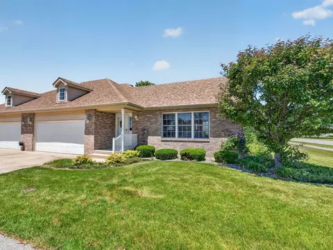 68 Oregon Trl, Coal City, IL 60416 photo 3