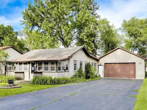 2516 Bittersweet Ave, Holiday Hills, IL 60051