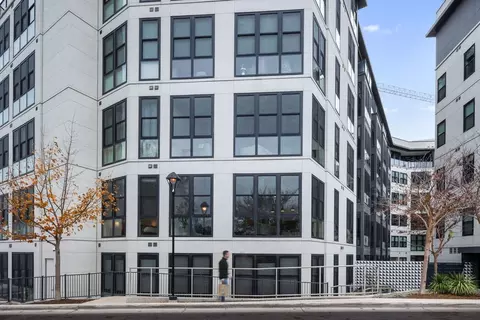 800 Embassy Dr #236, Austin, TX 78702