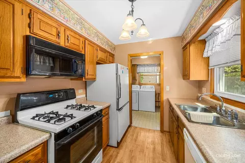 Other - 995 Blackhawk Dr, Elgin, IL 60120 photo 2 of 5