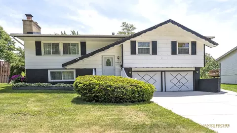 1425 Concord Ln, Schaumburg, IL 60193