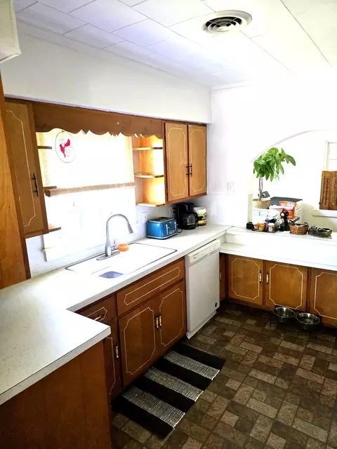 Kitchen - 1716 W Monroe St W, Herrin, IL 62948 photo 1 of 3