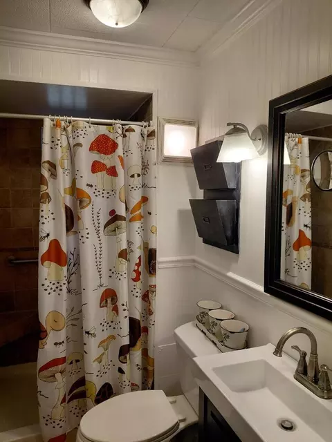 Bath - 1716 W Monroe St W, Herrin, IL 62948 photo 2 of 2