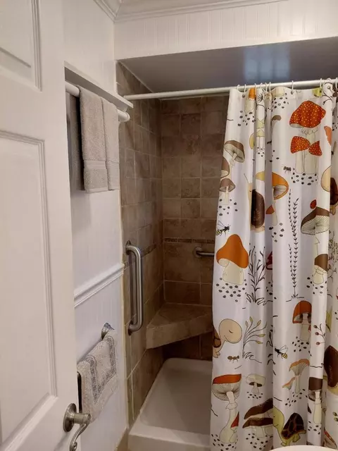 Bath - 1716 W Monroe St W, Herrin, IL 62948 photo 1 of 2