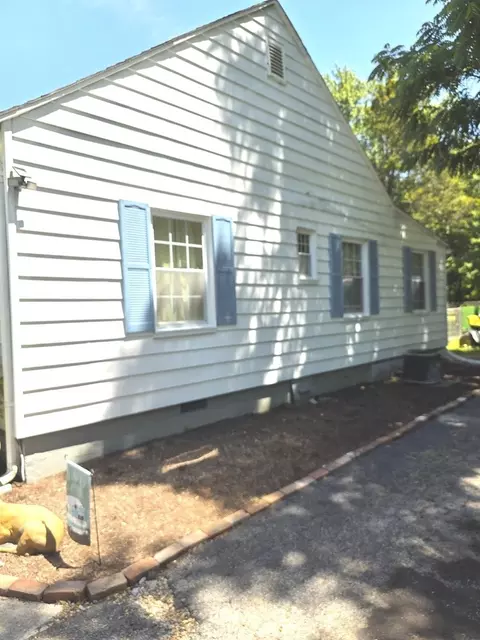 Exterior - 1716 W Monroe St W, Herrin, IL 62948 photo 5 of 13