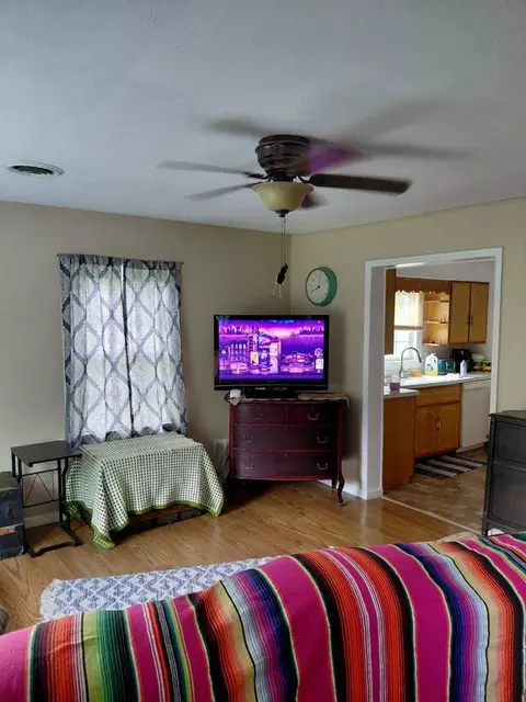Living - 1716 W Monroe St W, Herrin, IL 62948 photo 1 of 2