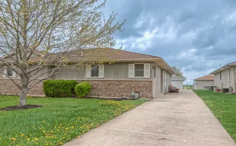 2512 Live Oak Dr, Crest Hill, IL 60403