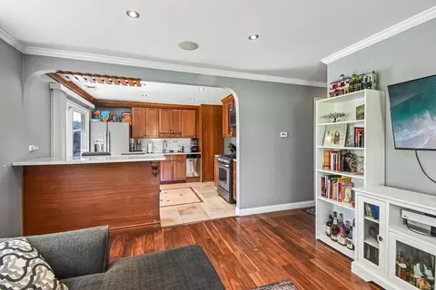 Kitchen - 1302 Fall Ct, Wheeling, IL 60090 photo 1 of 4