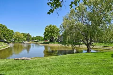 View/Area - 1302 Fall Ct, Wheeling, IL 60090 photo 2 of 2