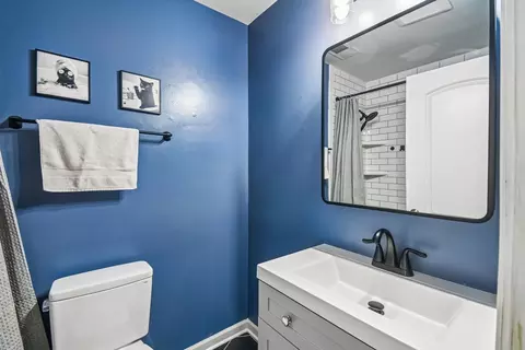 Bath - 1302 Fall Ct, Wheeling, IL 60090 photo 1 of 2