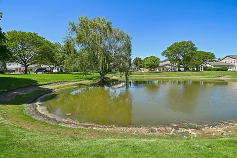 View/Area - 1302 Fall Ct, Wheeling, IL 60090 photo 1 of 2