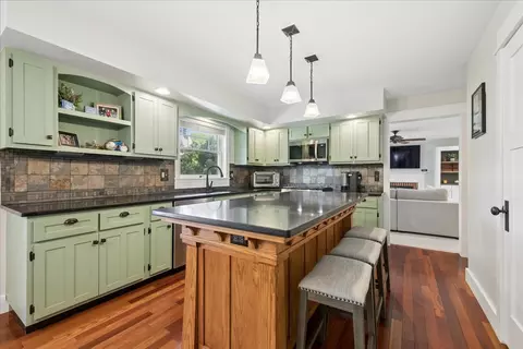 Kitchen - 190 Old Forge Rd, Elgin, IL 60123 photo 2 of 3