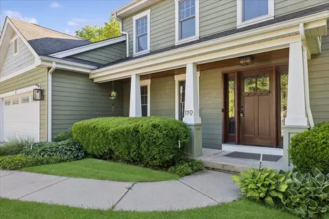 Exterior - 190 Old Forge Rd, Elgin, IL 60123 photo 2 of 7