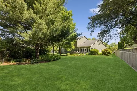 Exterior - 190 Old Forge Rd, Elgin, IL 60123 photo 7 of 7