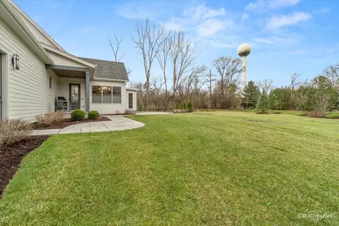 Exterior - 1862 W Wiesbrook Rd, Wheaton, IL 60189 photo 7 of 8