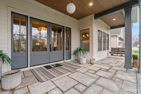 Exterior - 1862 W Wiesbrook Rd, Wheaton, IL 60189 photo 3 of 8