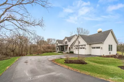 Exterior - 1862 W Wiesbrook Rd, Wheaton, IL 60189 photo 8 of 8