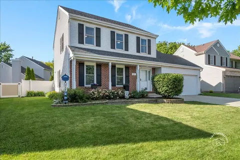 1213 Geneva Dr, Geneva, IL 60134