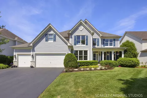 822 Farm Dr, West Chicago, IL 60185