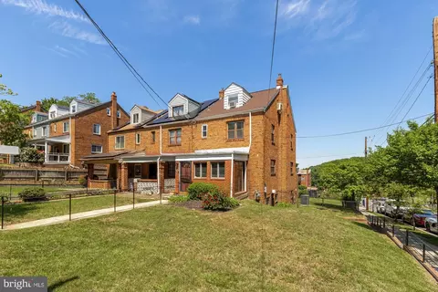 3984 NE Ames St, Washington, DC 20019
