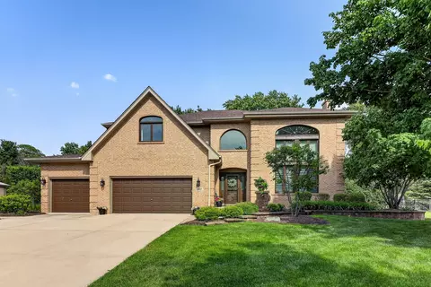 9001 Kilkenny Dr, Darien, IL 60561