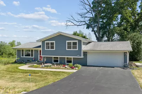1625 Swallow Rd, Twin Lakes, WI 53181