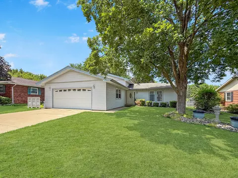 1025 Ruth Crane Dr, Rantoul, IL 61866