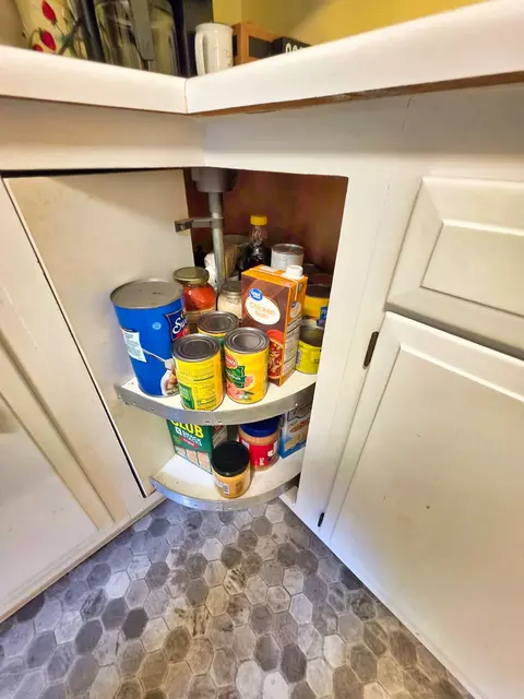 Kitchen - 220 Oak St, Noble, IL 62868 photo 5 of 8