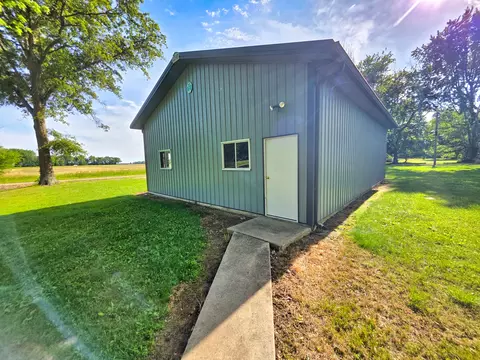 Exterior - 220 Oak St, Noble, IL 62868 photo 27 of 30