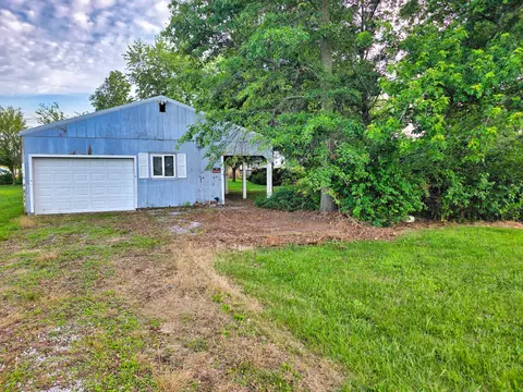 Exterior - 220 Oak St, Noble, IL 62868 photo 22 of 30