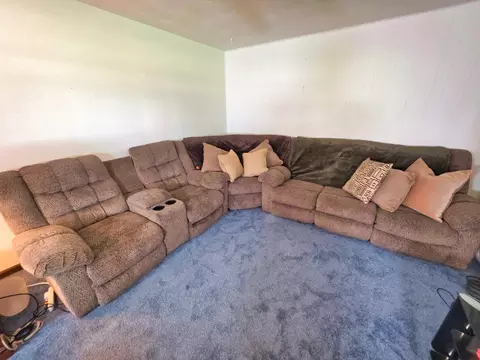 Living - 220 Oak St, Noble, IL 62868 photo 1 of 1