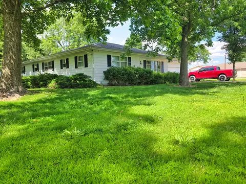 Exterior - 220 Oak St, Noble, IL 62868 photo 4 of 30