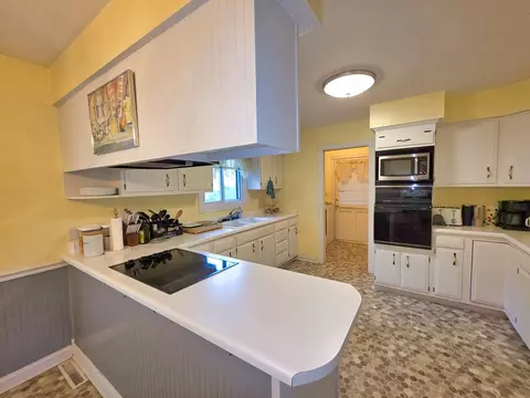 Kitchen - 220 Oak St, Noble, IL 62868 photo 1 of 8