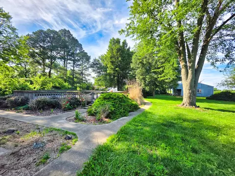 Exterior - 220 Oak St, Noble, IL 62868 photo 19 of 30