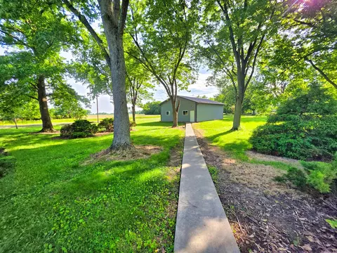Exterior - 220 Oak St, Noble, IL 62868 photo 26 of 30
