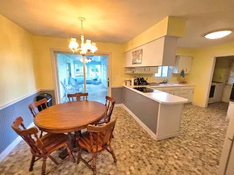 Dining - 220 Oak St, Noble, IL 62868 photo 1 of 2