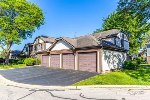 369 Southbury Ct #D2, Schaumburg, IL 60193