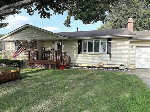 205 S Moose St, Mason City, IL 62664