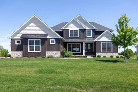 6888 Wilderness Pointe Pointe, Bettendorf, IA 52722