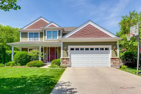231 Cater Ln, Libertyville, IL 60048