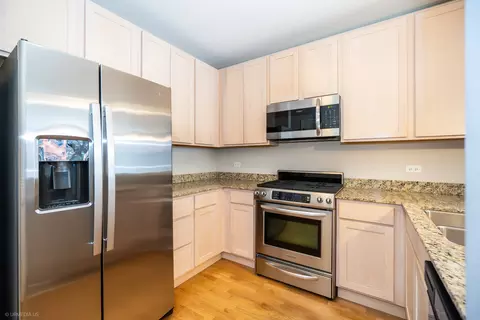 Kitchen - 450 E Waterside Dr #707, Chicago, IL 60601 photo 2 of 2