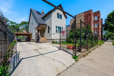 7412 S Phillips Ave, Chicago, IL 60649
